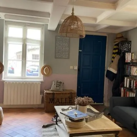 Spacious House In The Heart Of Prázdninový dům *
